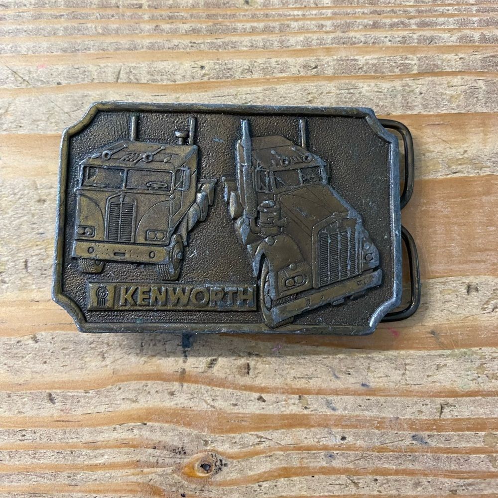 Kenworth Vintage 1977 belt buckle Trucker 2 1/2” x 3 1/4” Tonkin Inc. Paccar